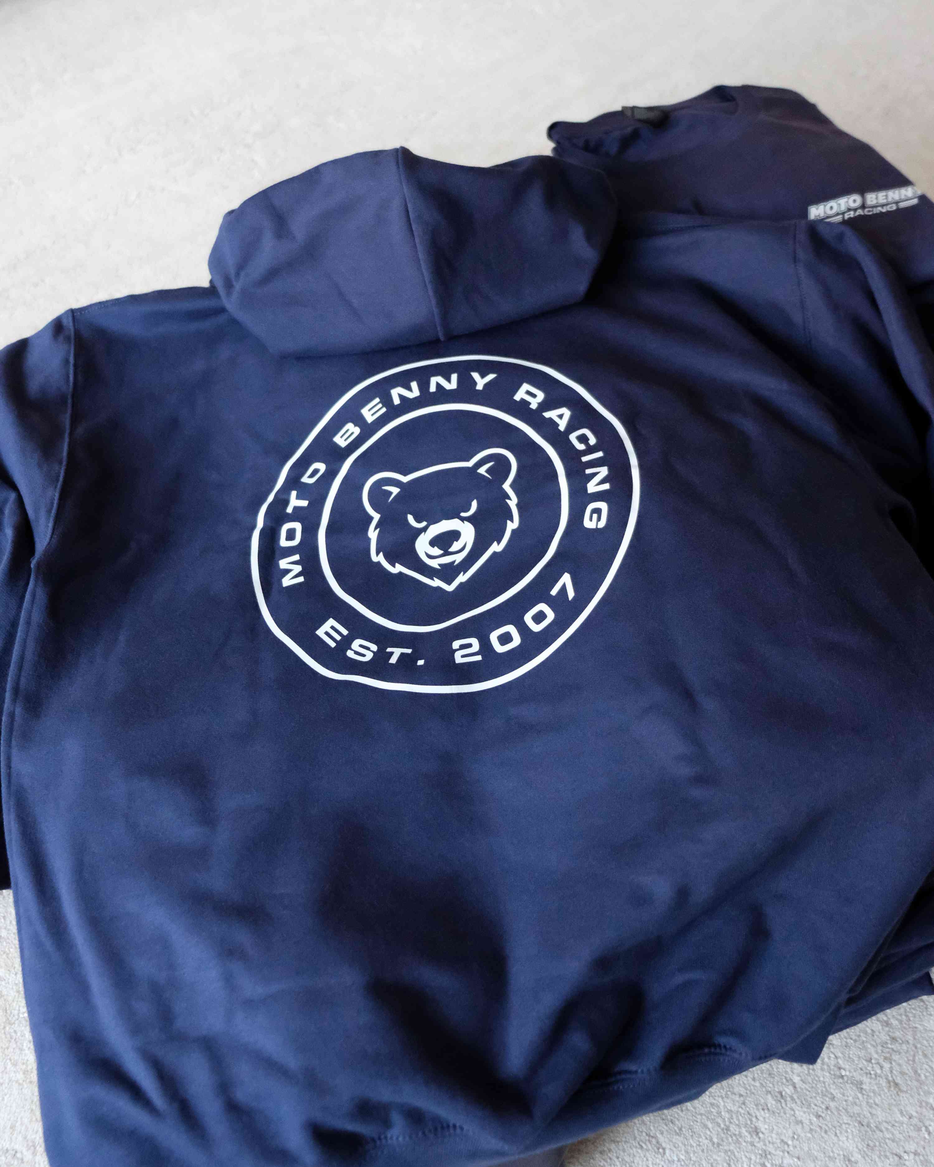 Moto Benny Racing — Impression + Broderie, détail 6