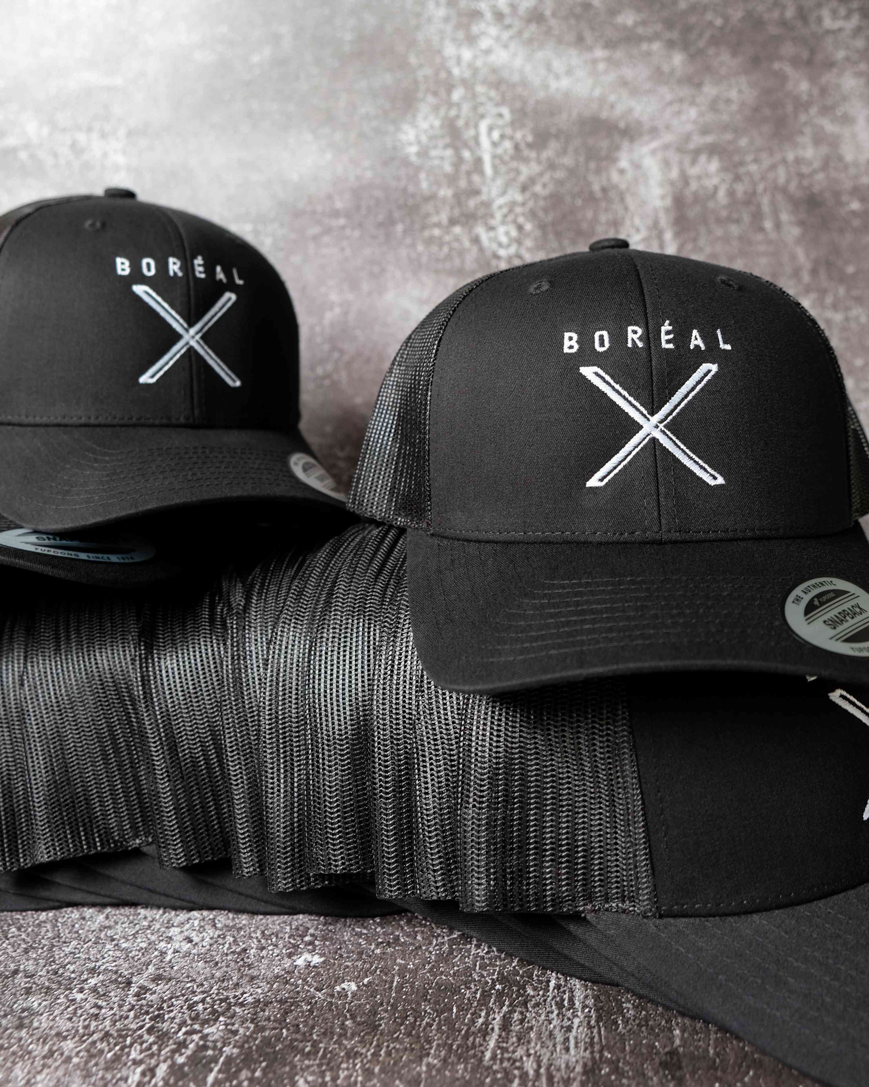 Boréal X – Casquettes — Broderie, détail 2