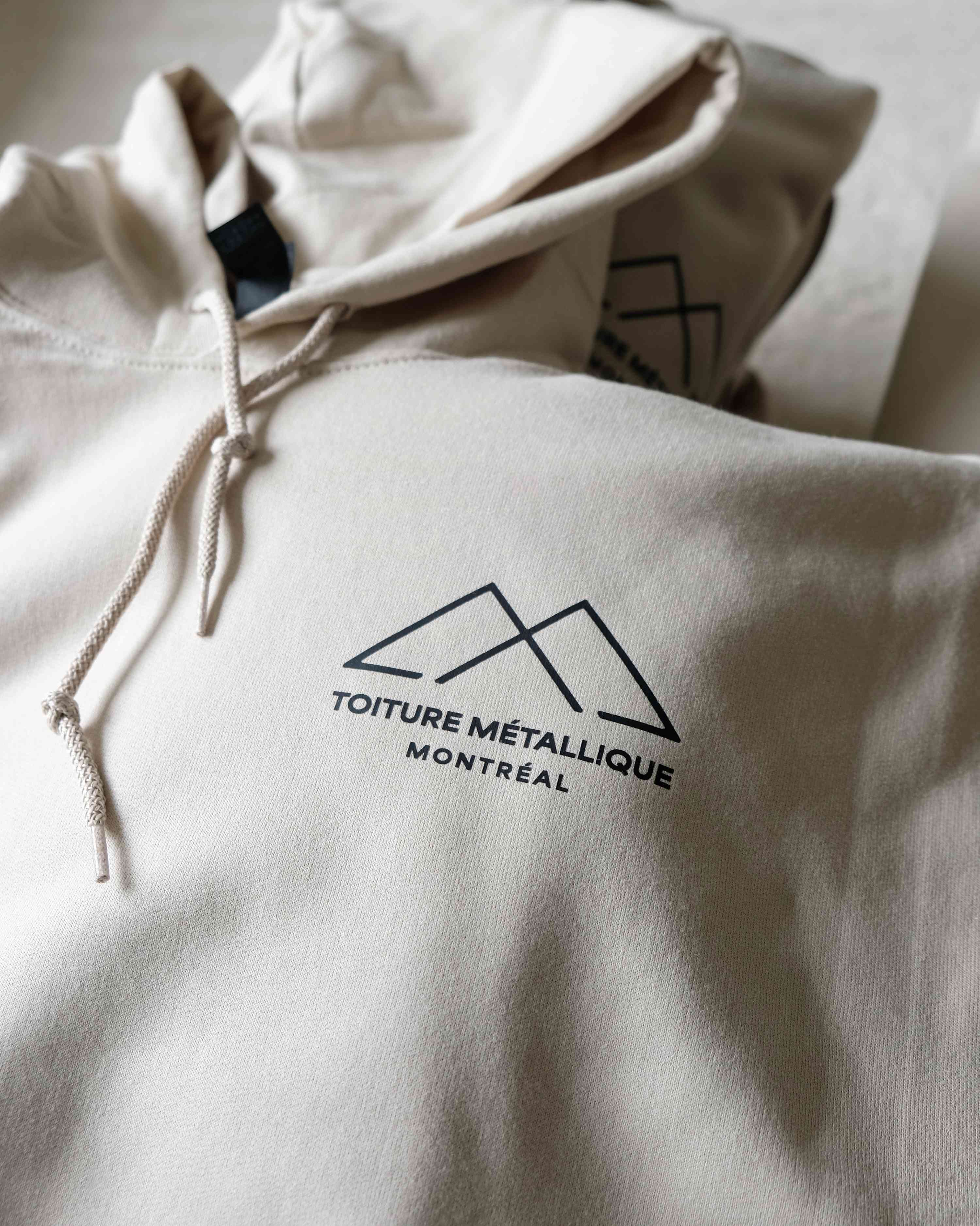 Toiture Métallique Montréal — Broderie + Impression, détail 2