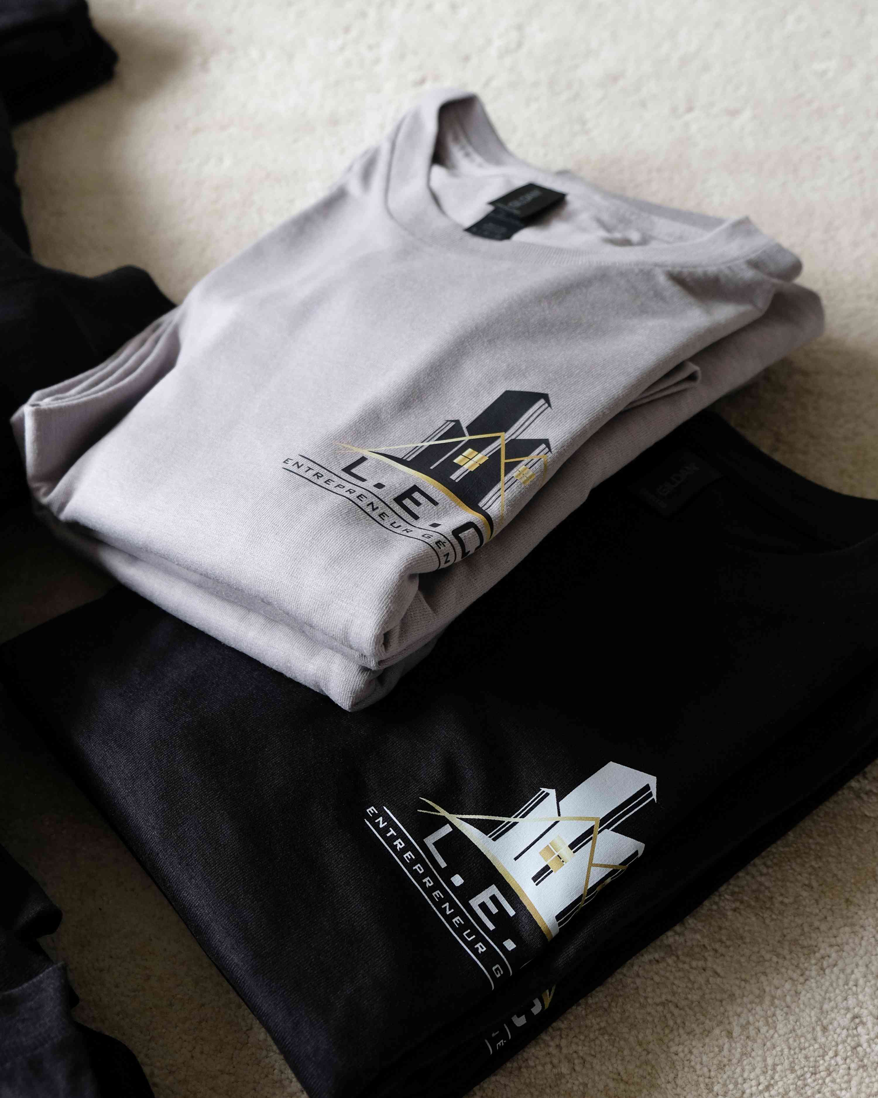 L.E.C Construction — Broderie + Impression sur Casquettes, polos, t-shirts, hoodies, Laval