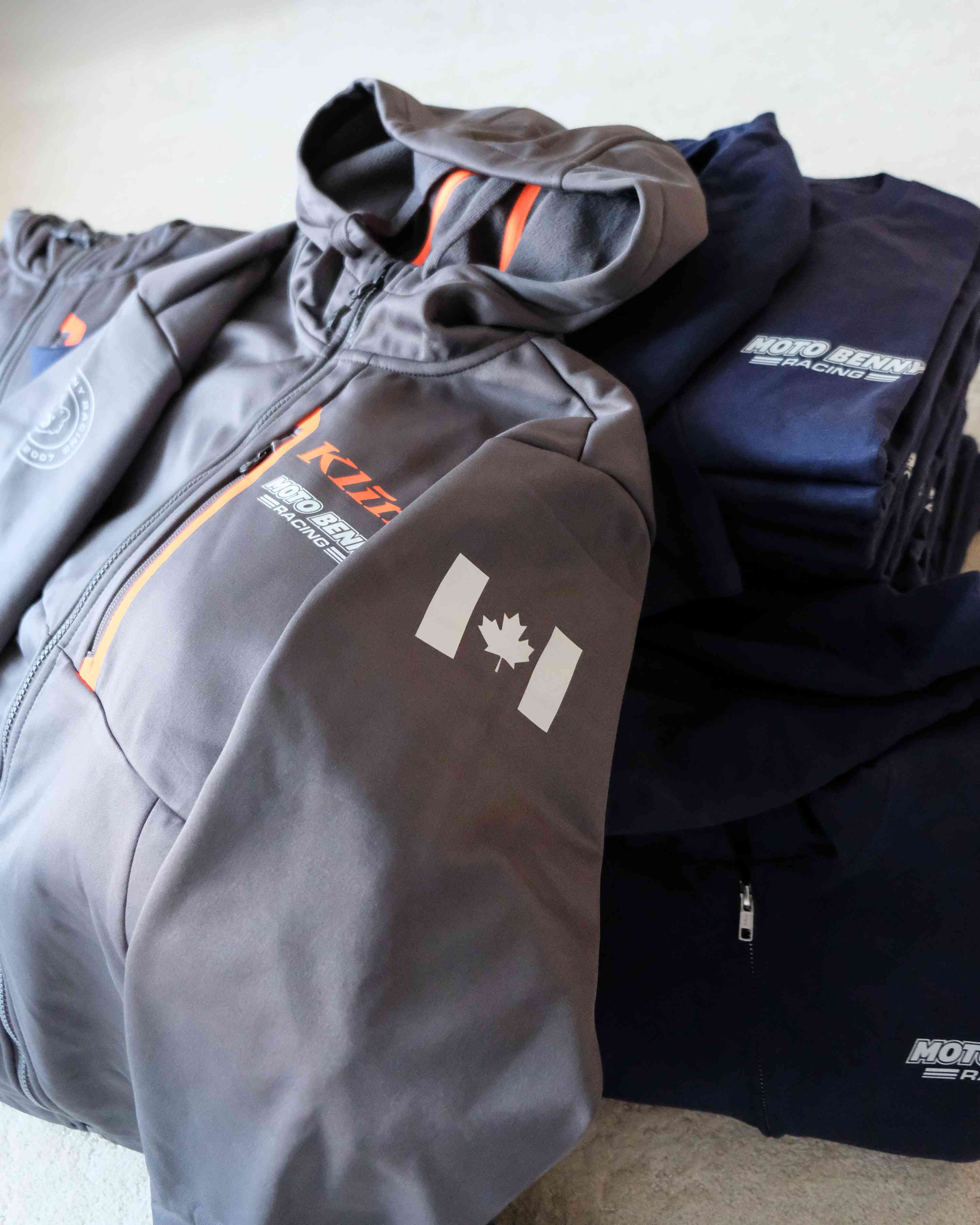 Moto Benny Racing — Impression + Broderie, détail 4