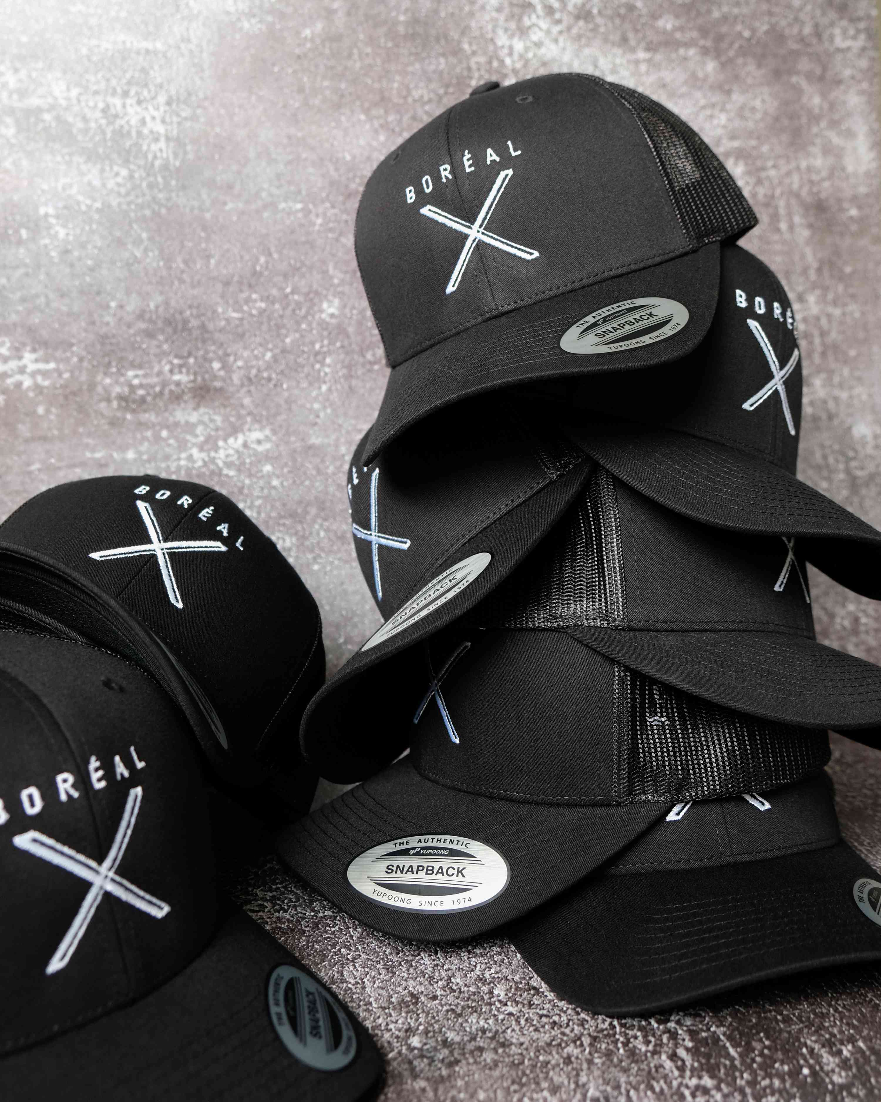 Boréal X – Casquettes — Broderie, détail 3